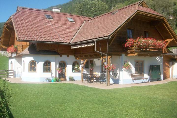Ferienhaus für 2 Personen, mit Balkon und Terrasse sowie Garten und Ausblick in Ebene Reichenau