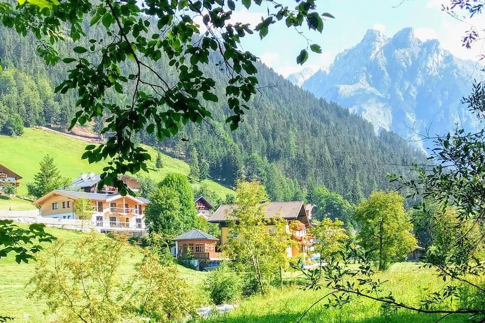 Entire apartment, Luxury penthouse with idyllic mountain views in Werfenweng, Tennengau