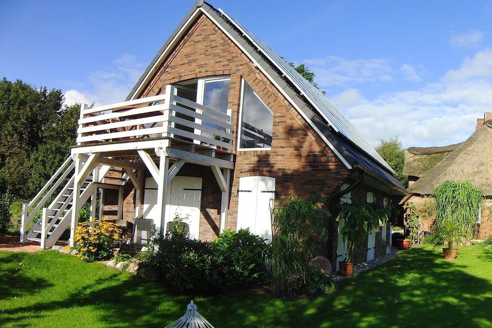 Ganze Wohnung, \"Ferienhaus Wind\" am Ende einer Sackgasse gelegen mit Blick über die Marsch in Struckum, Nordfriesland