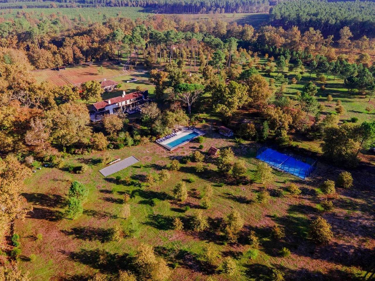 Entire holiday apartment, Domaine De Coursat avec piscine chauffée in Castets, Dax region