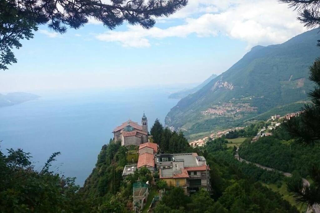Bungalow Sonnensee mit phantastischem Fernblick in Tignale, Gardasee-Berge