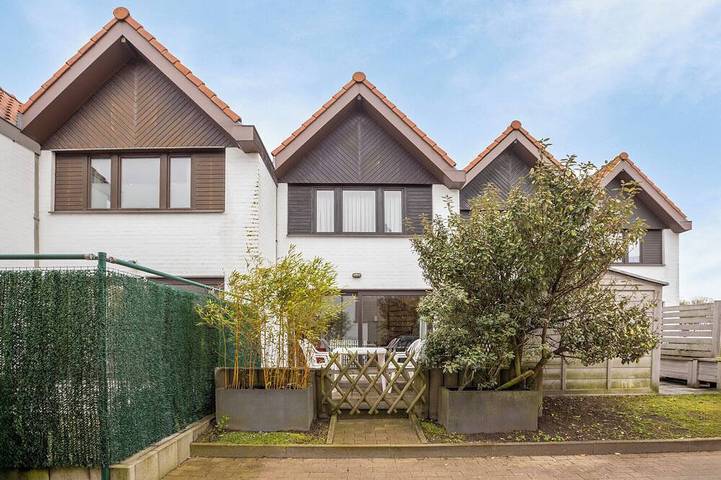 Gîte pour 6 personnes, avec Terrasse à Gistel
