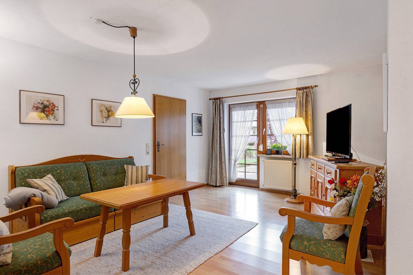 Ganze Wohnung, Ferienwohnung '3' mit Bergblick, privater Terrasse und Wlan in Schluchsee, Südschwarzwald