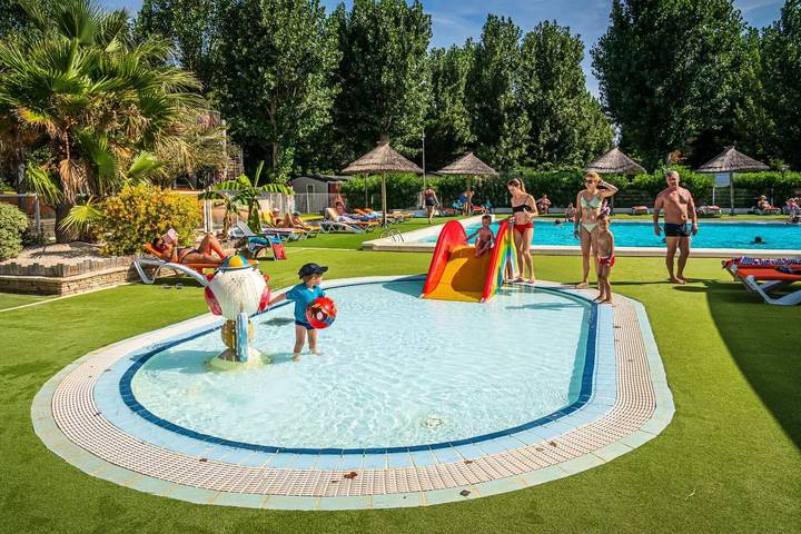 Camping pour 6 personnes, avec terrasse, animaux acceptés à Sérignan - 4