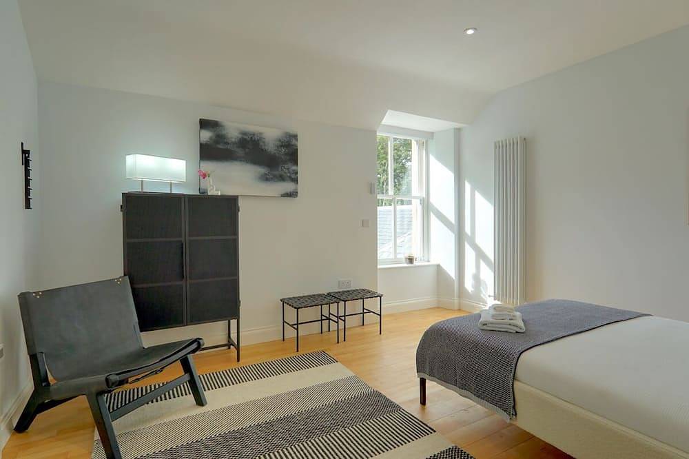 Earth House Scotland - Stunning Historic Fishing Lodge on the River Spey in Aviemore, Highlands