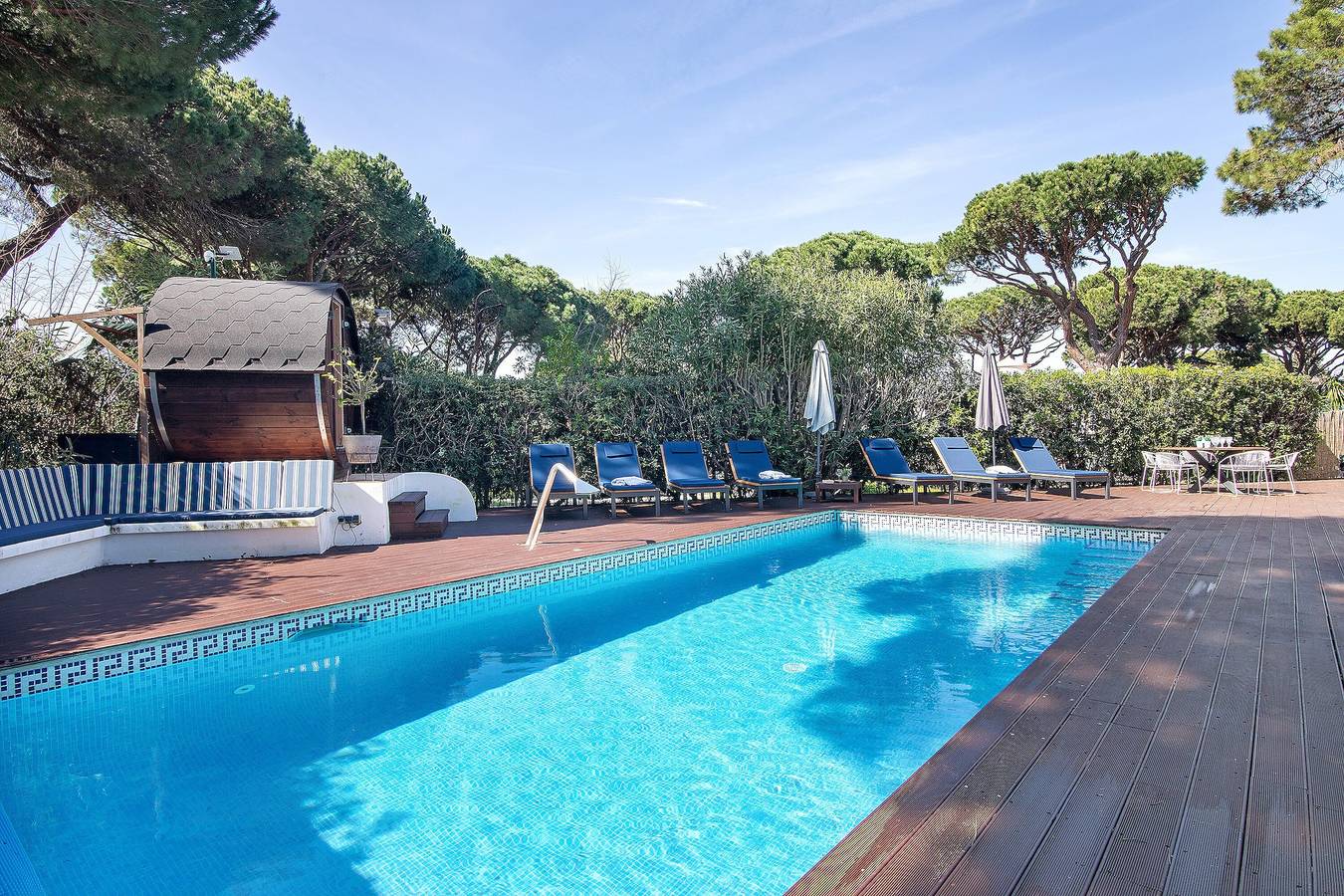 Villa 'Bento Box Family Hub Fitness' with Sea View, Wi-Fi and Air Conditioning in Quarteira, Faro District
