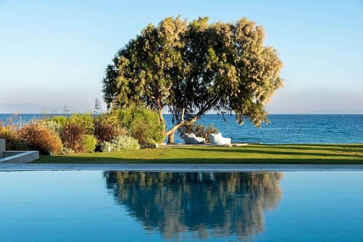 Villa for 12 people, with Balcony and Hot tub as well as Garden in Fanes