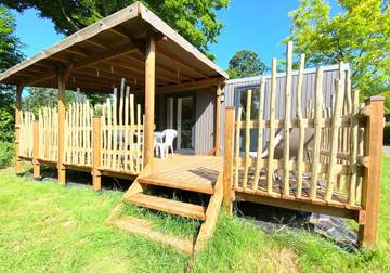 Gîte pour 4 personnes, avec jardin et jacuzzi ainsi que piscine et bassin pour enfant dans Chateau Des Ormes