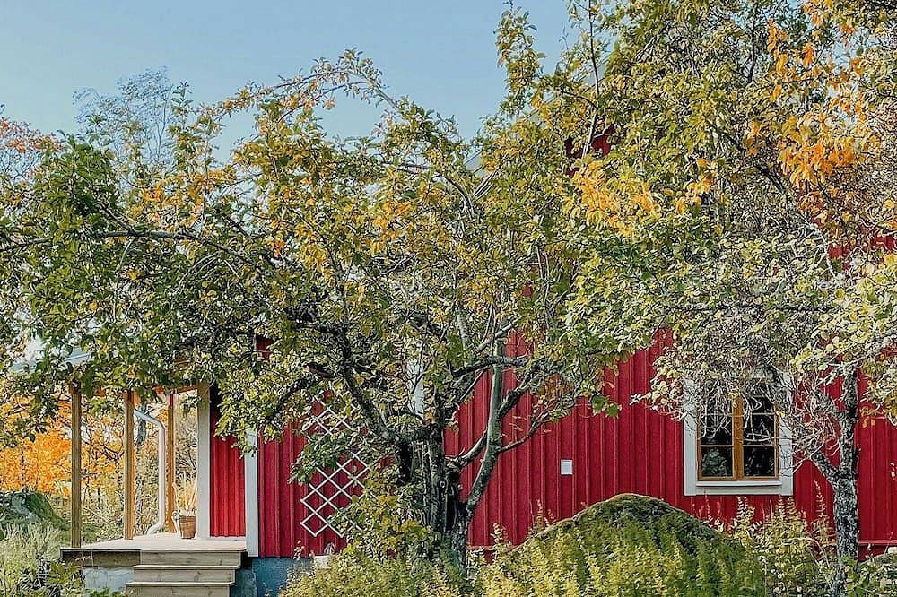 Sorgfältig renoviertes Bauernhaus aus dem Jahr 1890 in der Nähe von Fjärdhundra in Heby, Uppsala
