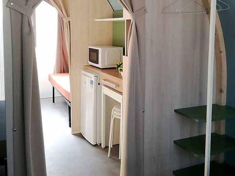 Camping La Grange Neuve - Bungalow toilé 4 personnes - Coco Sweet Insolite Côté Jardin 4 pers. in Sigean, Côte d'Améthyste
