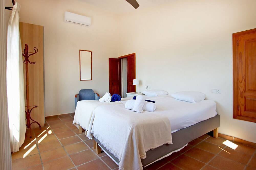 Villa Can Massienet, charming village house with pool and clear views in Búger in Búger, Majorca Center