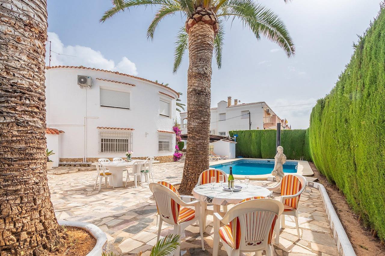 Casa familiar espacioso, Airco, piscina privada 5x10 m, playa 300m, Wifi gratis in Almadraba, Costa Blanca