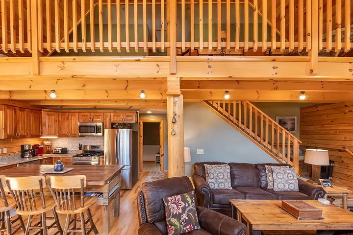 Vacation house for 15 people, with hot tub and balcony - 1