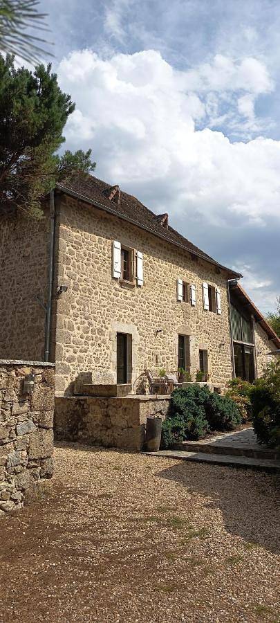 Location de vacances pour 2 personnes, avec jardin et sauna ainsi que piscine et vue à Saint-Estèphe (Dordogne) - 3