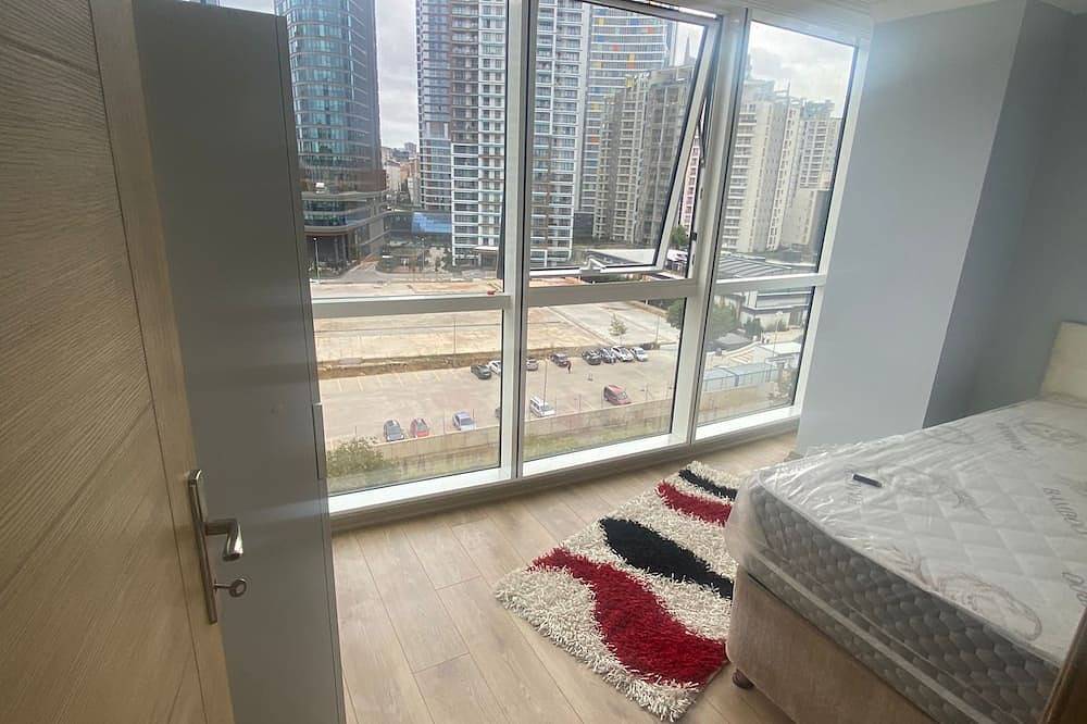 Entire apartment, Cozy 2-bedroom condo with Ac, fitness room, Wifi in lovely Istanbul in Istanbul, Marmara region