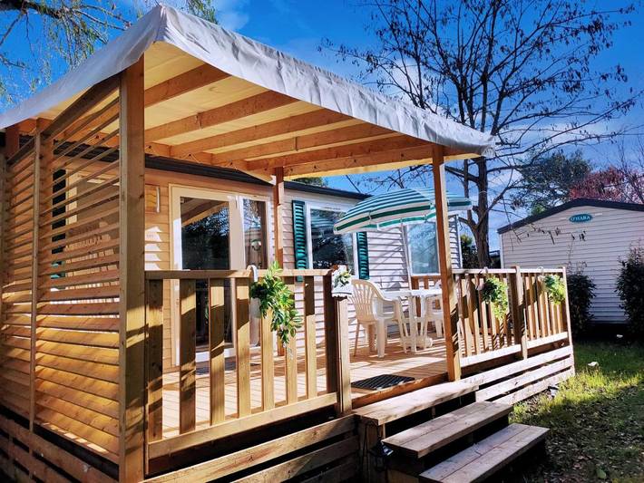 Camping pour 6 personnes, avec piscine et terrasse