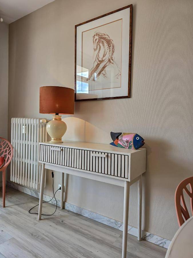 Appartement entier, L'Heure Sud T3 T3 clim avec garage au centre-ville in Hyeres, Parc national de Port-Cros