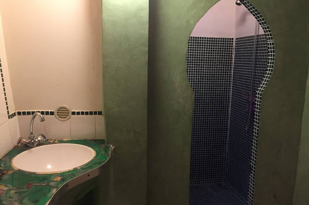 Jolie petite maison paisible avec piscine entre Montpellier et le Mont Aiguail in Ganges, Région de Lodève
