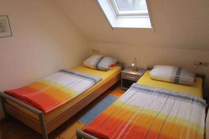 Großzügig gestaltete  Ferienresidenz für 6 Pers. mit Pool-u. Sauna- mitnutzung in Stadland, Wesermarsch
