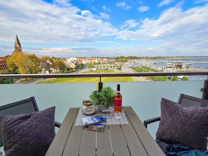 Ferienwohnung für 2 Personen, mit Seeblick und Balkon sowie Sauna und Ausblick, kinderfreundlich in Barth - 2
