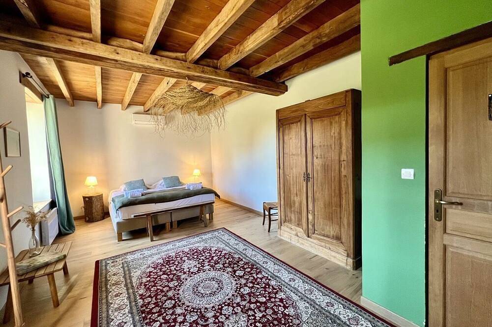 Domaine privatisé en Sologne - 26 pers - Piscine, Spa, Forêt privée... in Villemurlin, Sologne