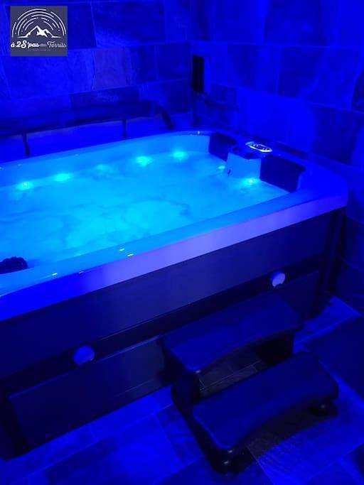 Appartement de vacances pour 2 personnes, avec jacuzzi ainsi que sauna et terrasse