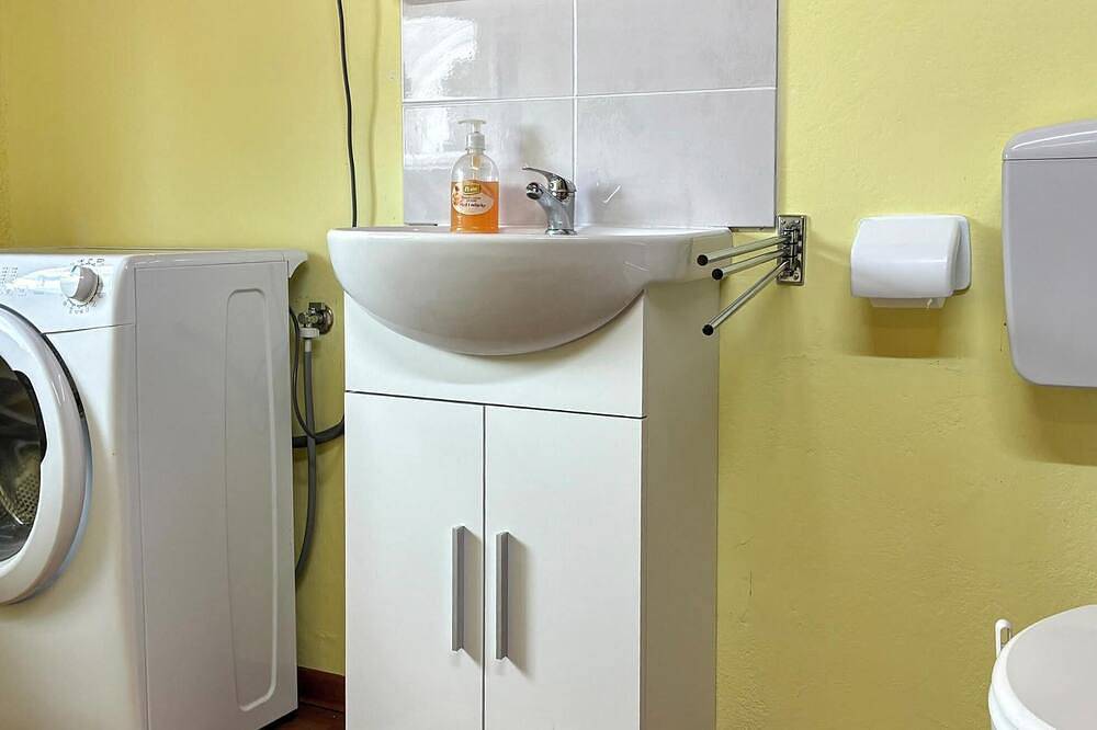 Amazing home in Batina with Wifi in Draž, Osijek-Baranja