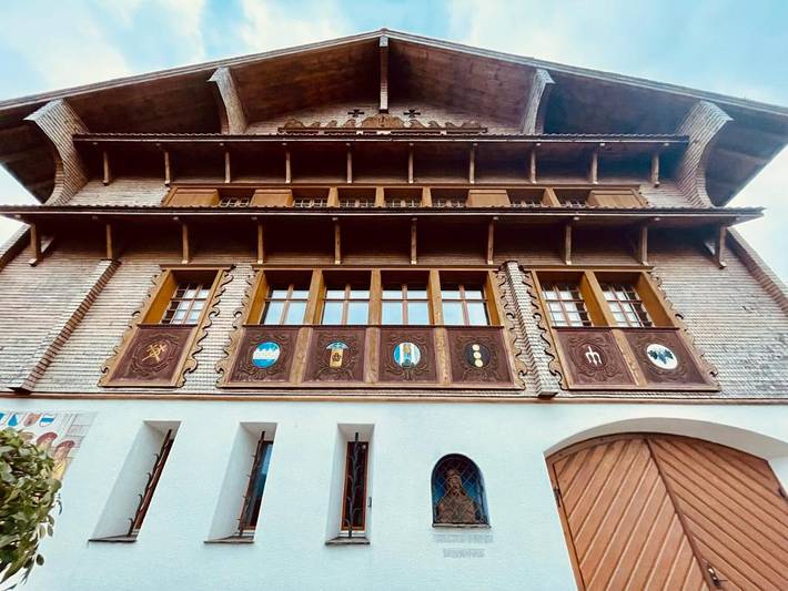 Ferienwohnung für 8 Personen, mit Balkon und Terrasse sowie Garten und Seeblick in Beckenried