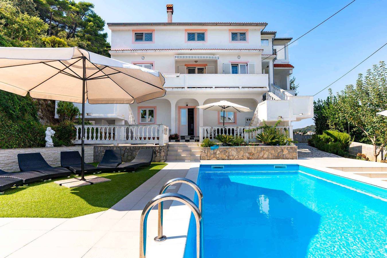 Ganze Ferienwohnung, Ferienwohnung mit Pool und Garten in Kampor, Rab