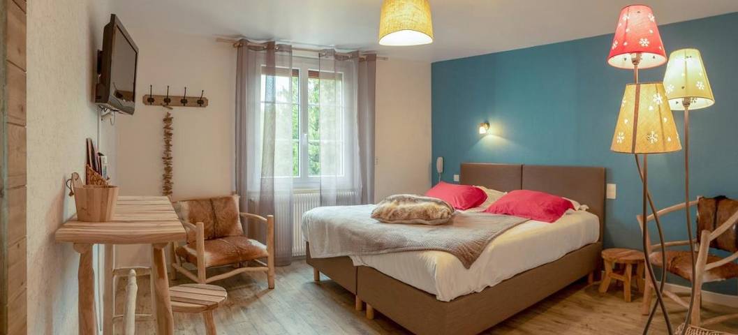 Hôtel pour 2 personnes, avec Terrasse et Jardin dans Valserhône - 2