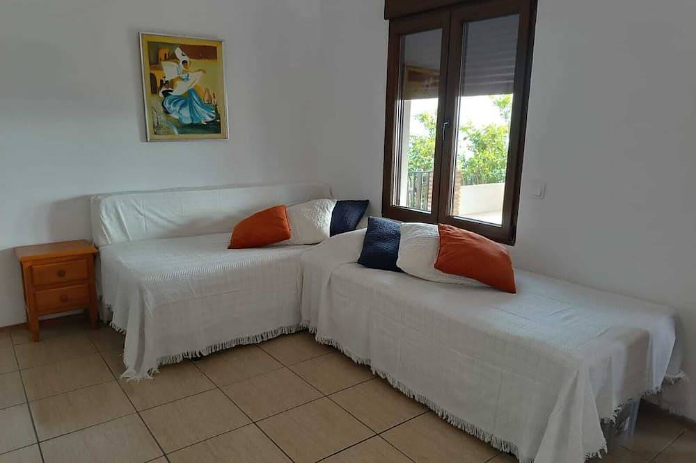 Charming house with unbeatable views of Almunecar in Itrabo, Costa Tropical