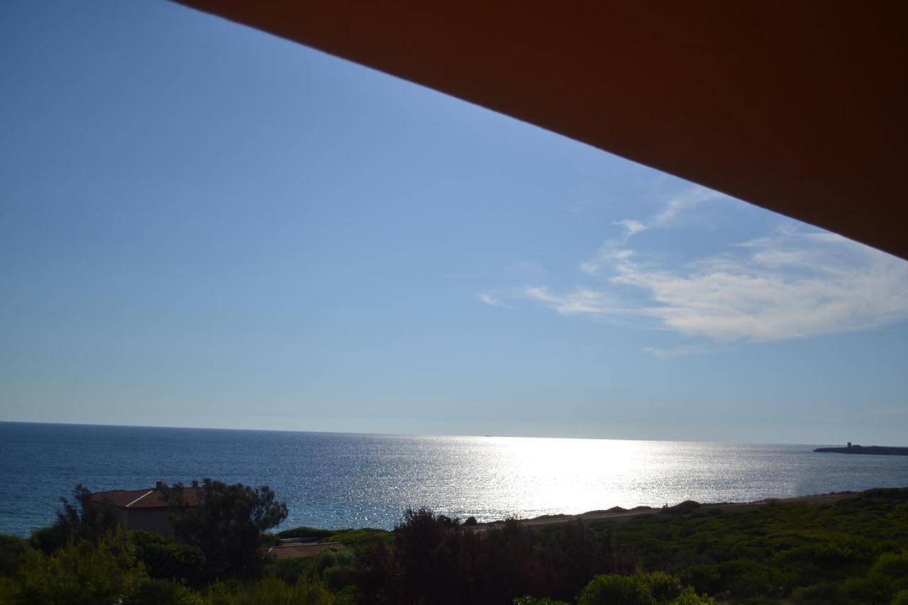 Appartement entier, Il Tramonto - appartamento in prima fila, fronte spiaggia con vista mare panoramica - in Funtana Meiga, Cabras
