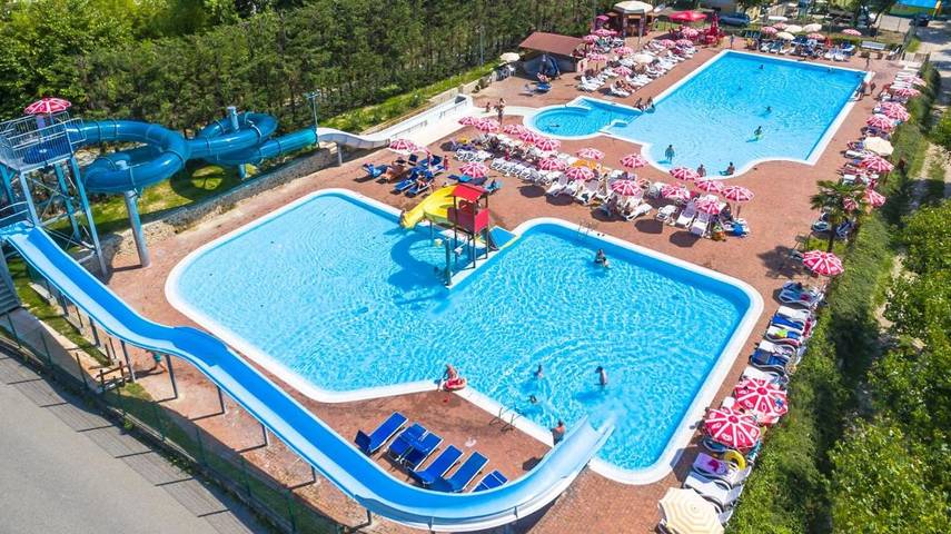 Camping für 5 Personen, mit Terrasse und Pool sowie Whirlpool in Lazise - 2
