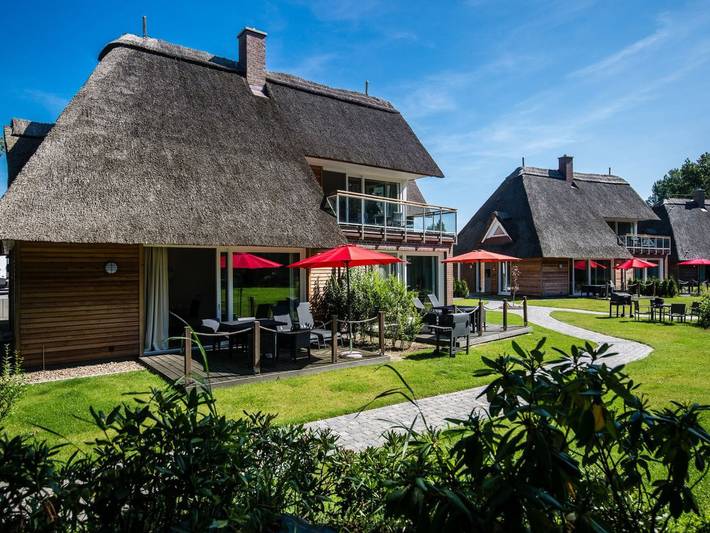 Ferienwohnung für 4 Personen, mit Garten und Seeblick sowie Sauna, mit Haustier in Bad Zwischenahn