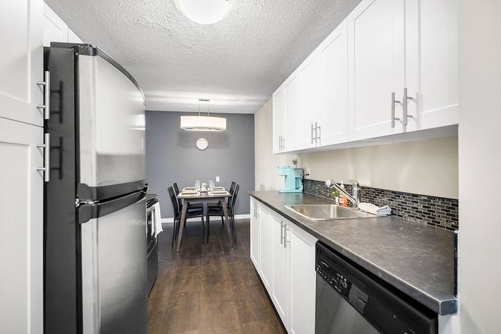 Vacation rental for 3 people, with balcony, with pets in Edmonton