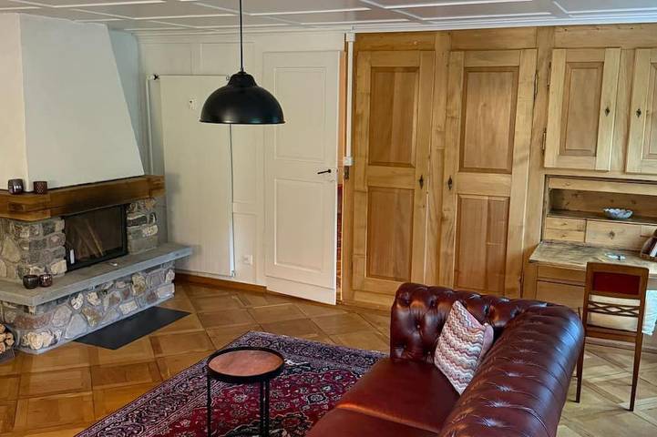 Ganze Wohnung, Historisches Anwesen - zeitloser Charme und moderner Luxus in Ennenda, Glarus Süd