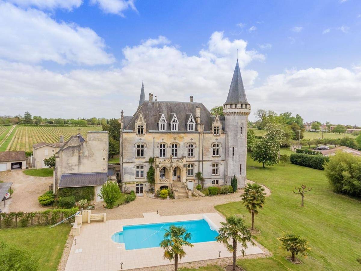 Château Borgeat de Lagrange - privatisation in Blaye, Région de Blaye