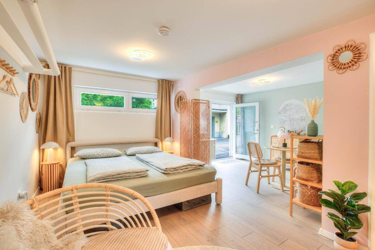 Apartamento inteiro, Holideis - Studio - Messe Deutz - no kitchen in Colônia (Alemanha), Renânia