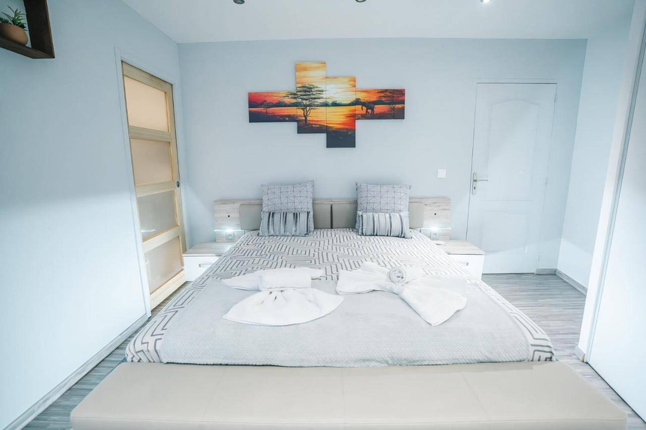 Appartement entier, La Pierre Dorée-3 chambre 2 salle de bain-Ao in Puichéric, Région de Carcassonne
