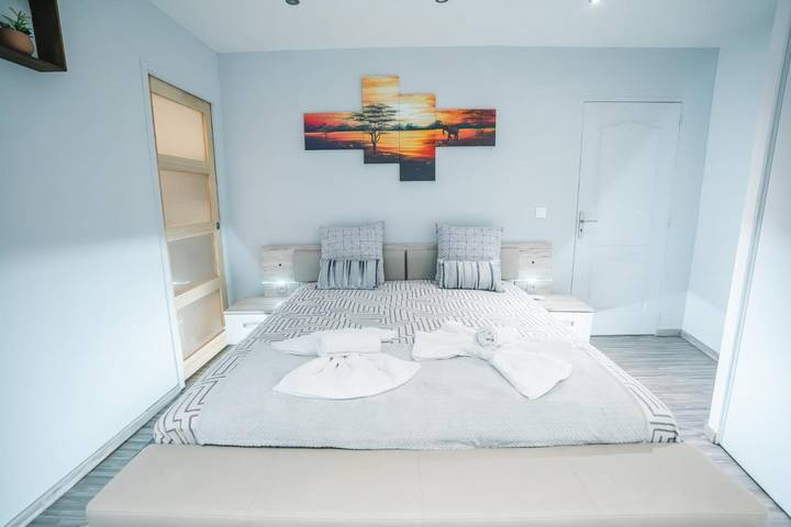 Gîte pour 6 personnes, avec terrasse à Puichéric - 4