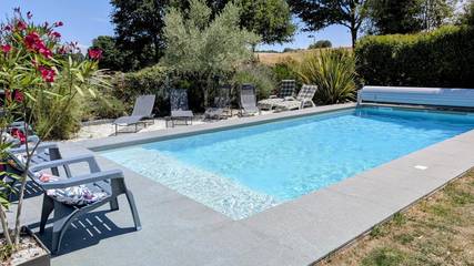 Gîte pour 10 personnes, avec jacuzzi et piscine ainsi que jardin et terrasse dans Haute-Vienne