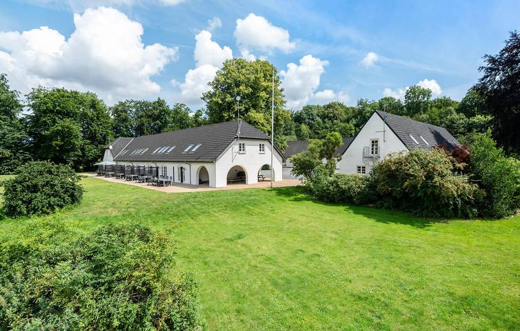 Ferienwohnung für 6 Personen, mit Garten und Whirlpool sowie Terrasse, mit Haustier