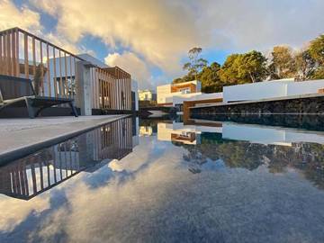 Villa pour 4 personnes, avec jardin ainsi que piscine et jacuzzi dans São Miguel