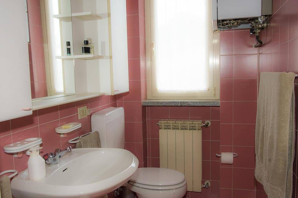 Ganze Wohnung, Zentral und ruhig gelegene 3½-Zimmer-Wohnung mit herrlicher Seesicht in Cannero, Cannero Riviera