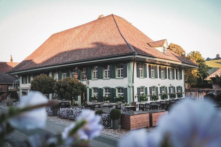 Ferienanlage für 2 Personen, mit Pool und Sauna sowie Whirlpool und Garten in der Schweiz