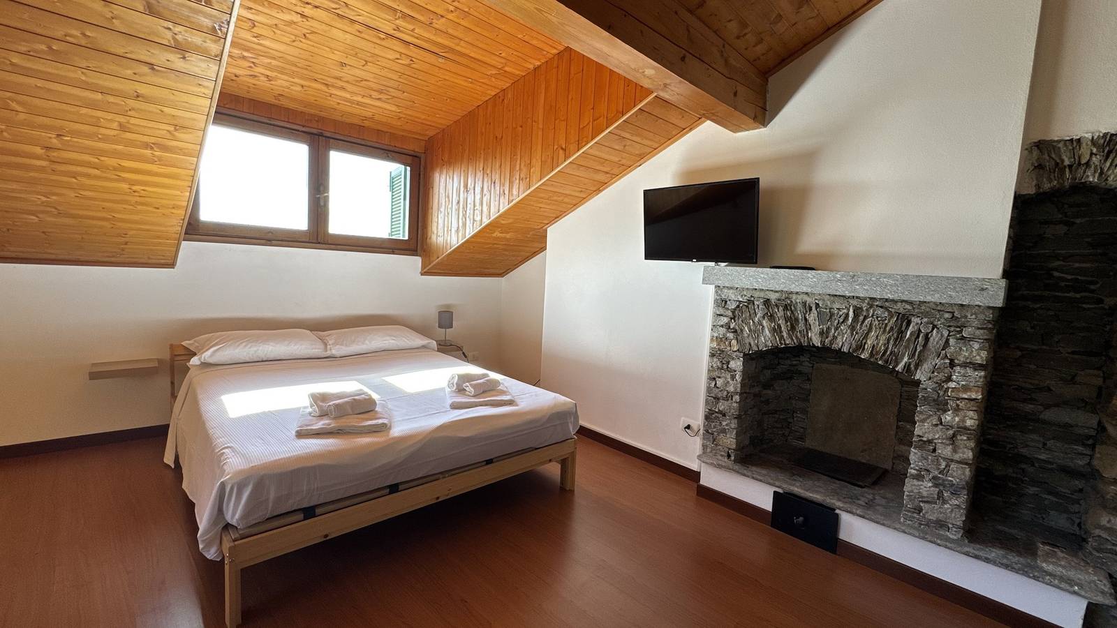 Entire apartment, Holiday apartment for 2 people in Viggiona, Trarego Viggiona