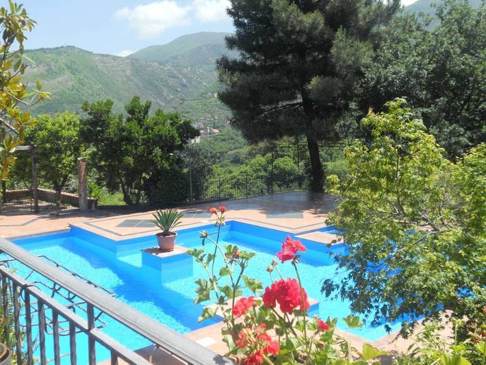 Rustico per 2 persone, con Terrazza e Giardino nonché Piscina a Napoli