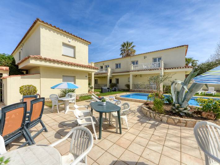 Ferienwohnung für 2 Personen, mit Terrasse und Garten in Empuriabrava - 2