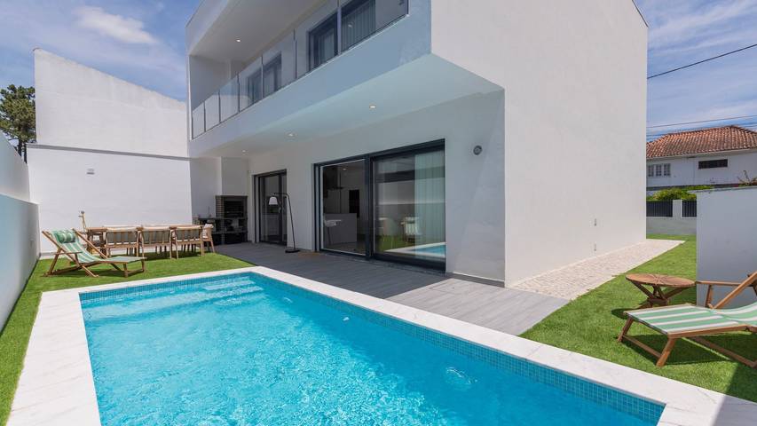 Vakantiehuis voor 8 personen, met tuin en zwembad in Aroeira