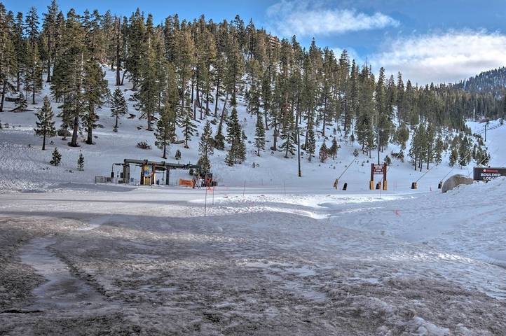 Log cabin for 10 people, with terrace and hot tub, with pets in Nevada